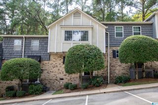 818 Vestavia Villa Ct, Vestavia Hills, AL 35226