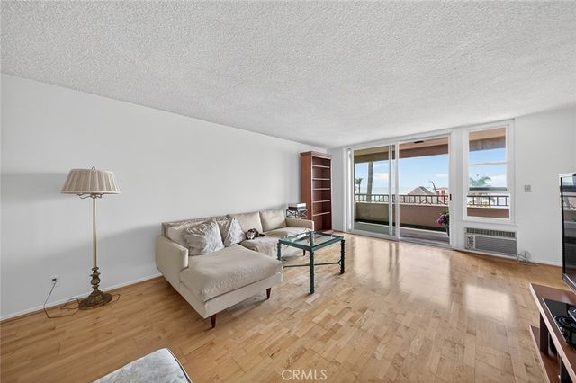 1635 E Ocean C4, Long Beach, CA 90802