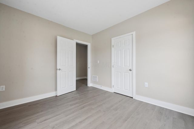 746 Sullivant Avenue, Columbus, OH 43222