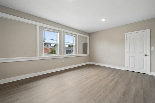 746 Sullivant Avenue, Columbus, OH 43222