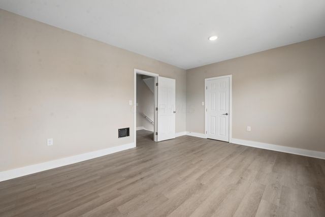 746 Sullivant Avenue, Columbus, OH 43222