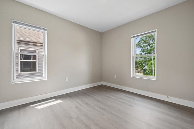 746 Sullivant Avenue, Columbus, OH 43222