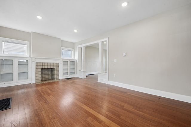 746 Sullivant Avenue, Columbus, OH 43222