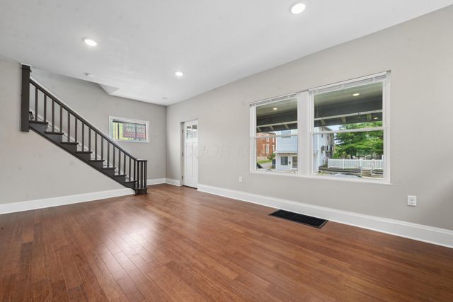 746 Sullivant Avenue, Columbus, OH 43222
