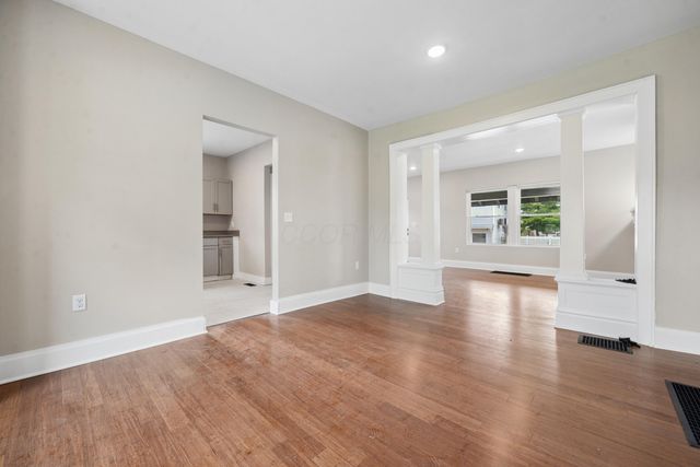 746 Sullivant Avenue, Columbus, OH 43222