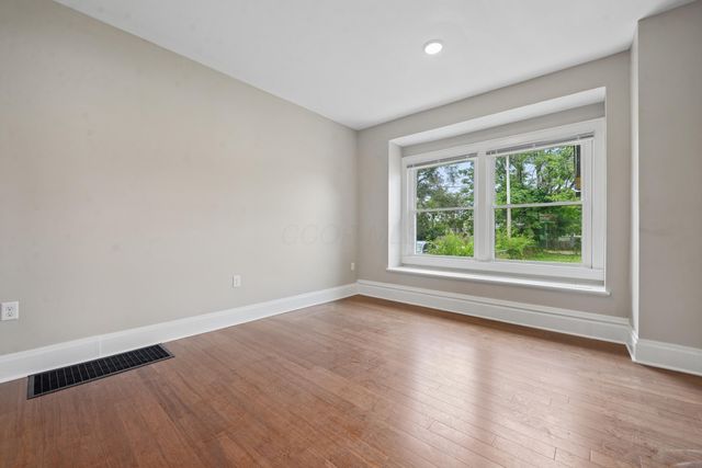 746 Sullivant Avenue, Columbus, OH 43222