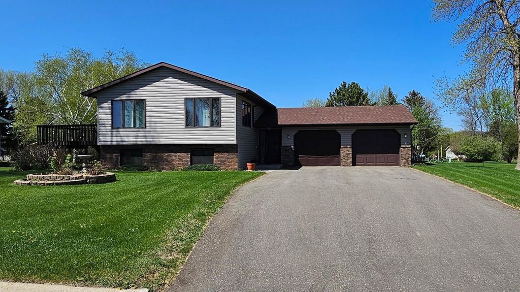 600 W Pike Street, Osakis, MN 56360