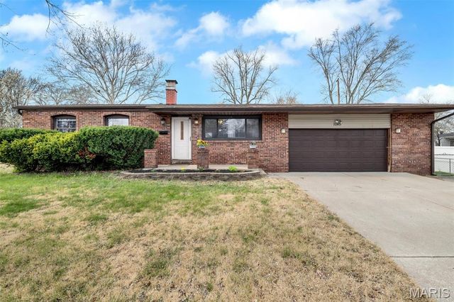 1045 Estes Drive, Florissant, MO 63031