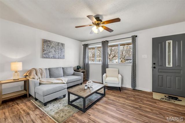 1045 Estes Drive, Florissant, MO 63031