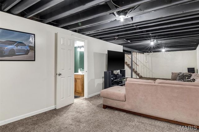 1045 Estes Drive, Florissant, MO 63031