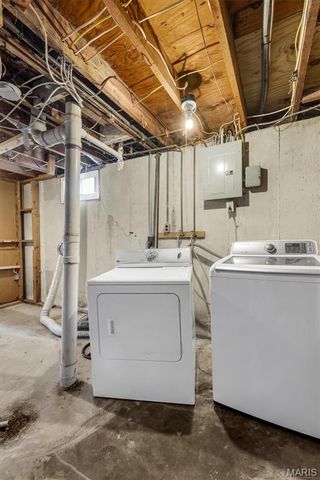 1045 Estes Drive, Florissant, MO 63031