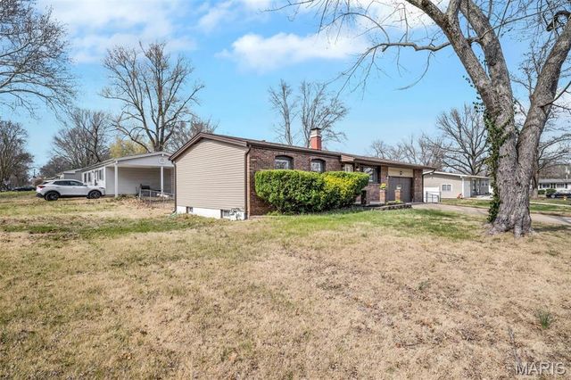 1045 Estes Drive, Florissant, MO 63031