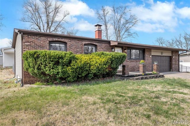 1045 Estes Drive, Florissant, MO 63031