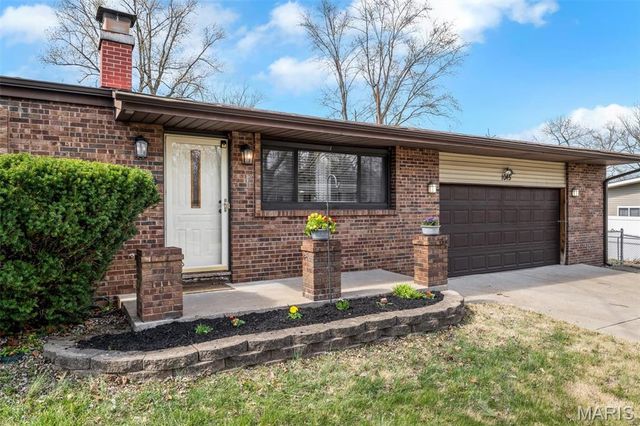 1045 Estes Drive, Florissant, MO 63031