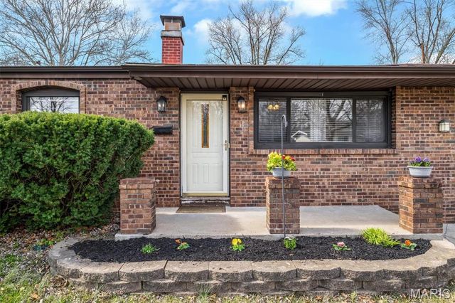 1045 Estes Drive, Florissant, MO 63031