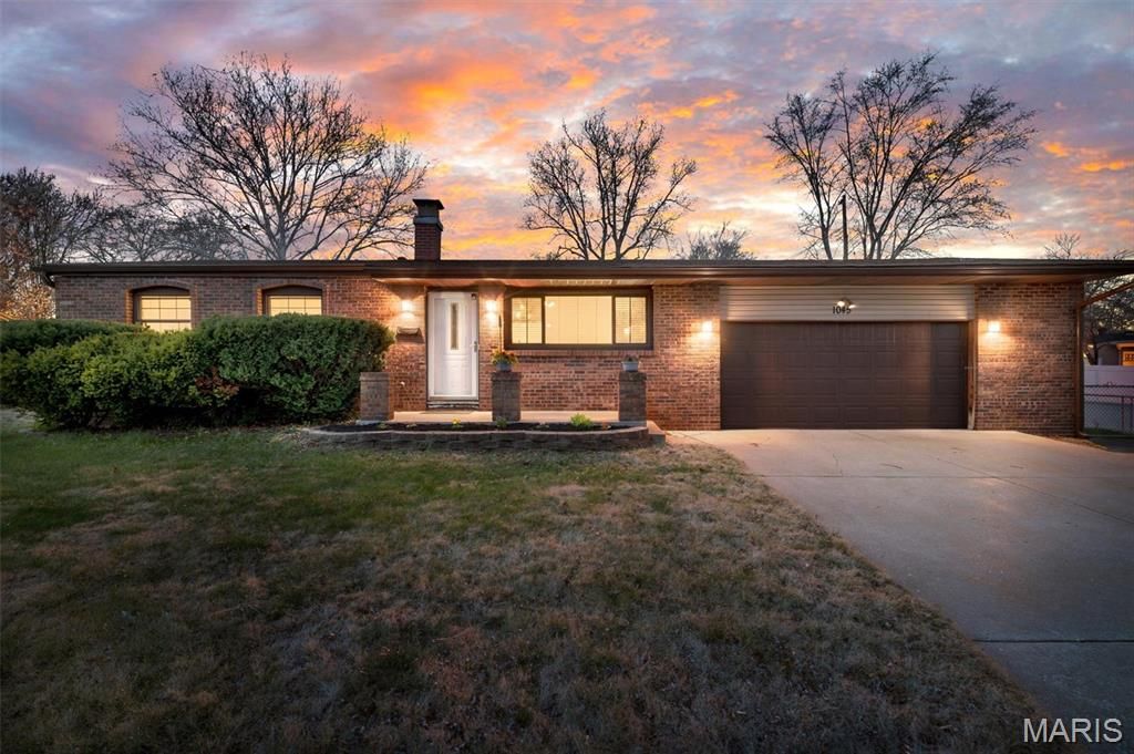 1045 Estes Drive, Florissant, MO 63031