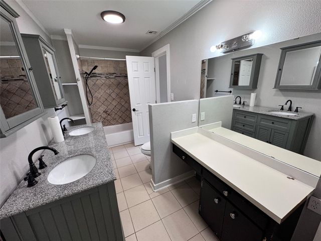 106 W Prairie Avenue, Eagle Lake, TX 77434