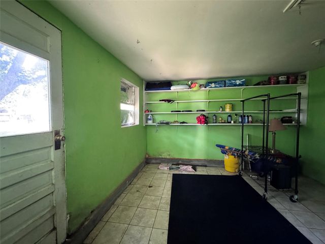 106 W Prairie Avenue, Eagle Lake, TX 77434