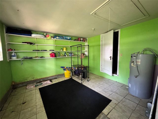 106 W Prairie Avenue, Eagle Lake, TX 77434
