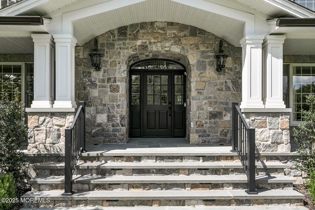 3 Bretwood Drive N, Colts Neck, NJ 07722