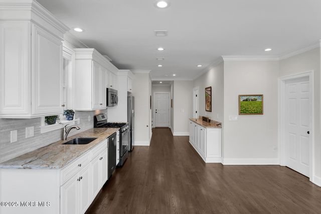 3 Bretwood Drive N, Colts Neck, NJ 07722