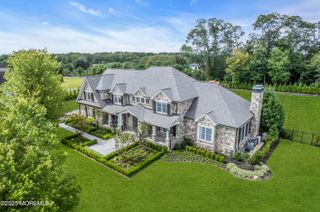 3 Bretwood Drive N, Colts Neck, NJ 07722