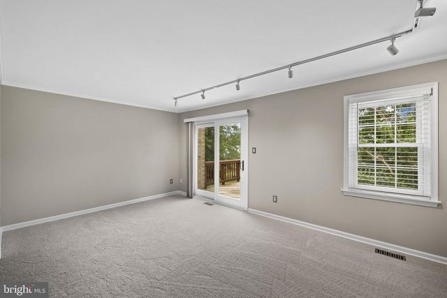 210 LEEDS CT E, Warrenton, VA 20186