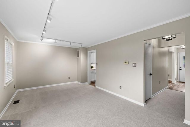 210 LEEDS CT E, Warrenton, VA 20186