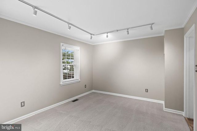 210 LEEDS CT E, Warrenton, VA 20186