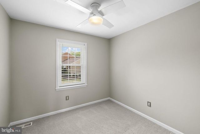 210 LEEDS CT E, Warrenton, VA 20186