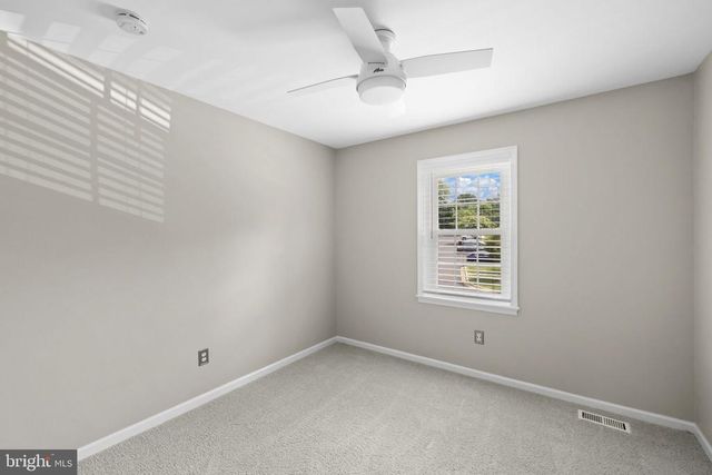 210 LEEDS CT E, Warrenton, VA 20186
