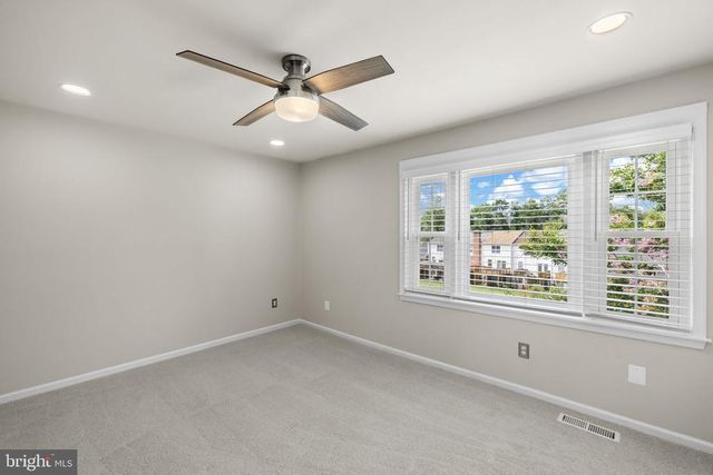 210 LEEDS CT E, Warrenton, VA 20186