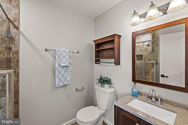 210 LEEDS CT E, Warrenton, VA 20186