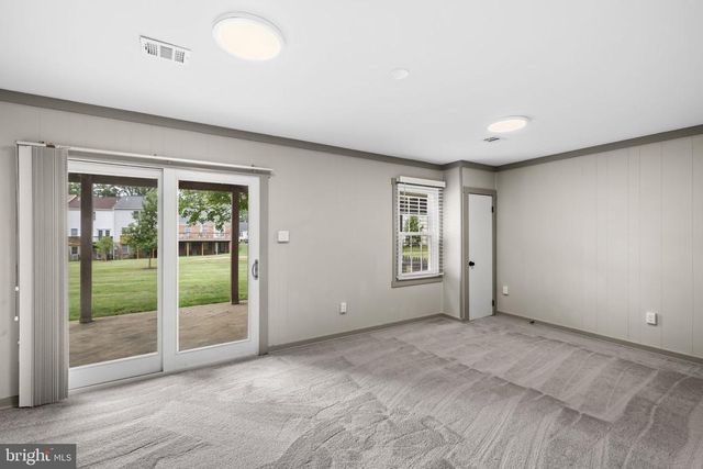 210 LEEDS CT E, Warrenton, VA 20186