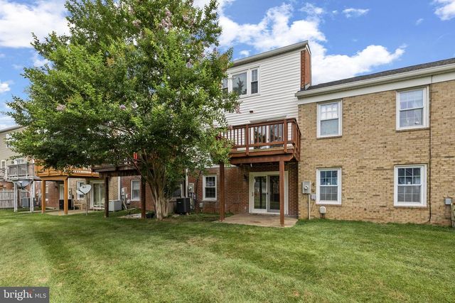 210 LEEDS CT E, Warrenton, VA 20186