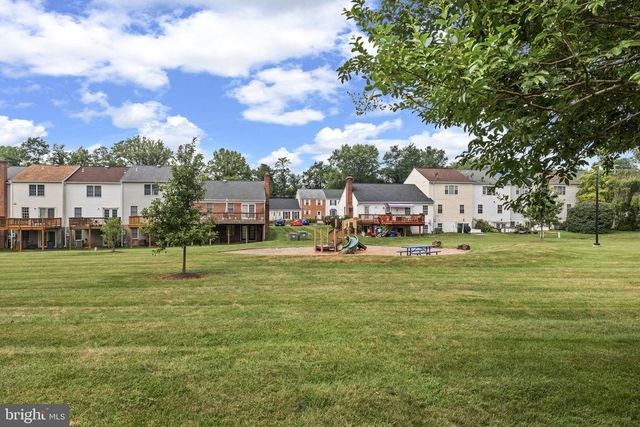 210 LEEDS CT E, Warrenton, VA 20186