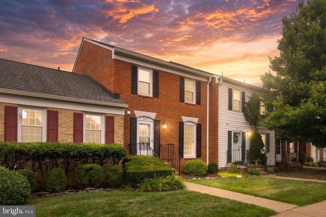 210 LEEDS CT E, Warrenton, VA 20186