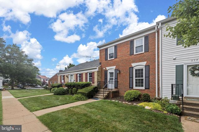 210 LEEDS CT E, Warrenton, VA 20186