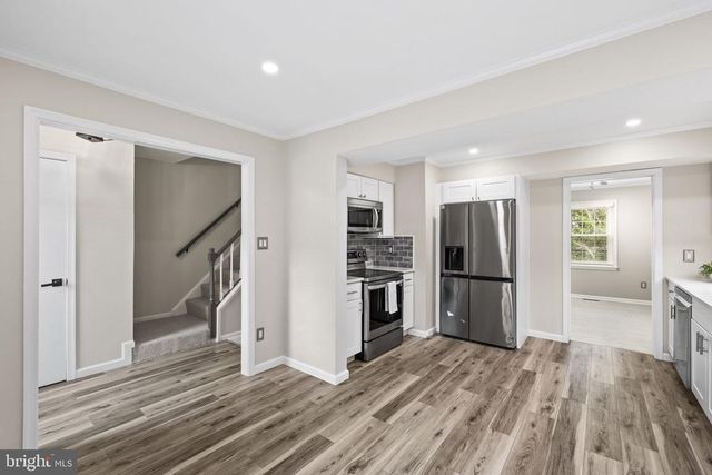 210 LEEDS CT E, Warrenton, VA 20186