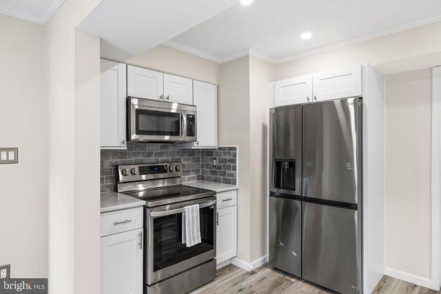 210 LEEDS CT E, Warrenton, VA 20186