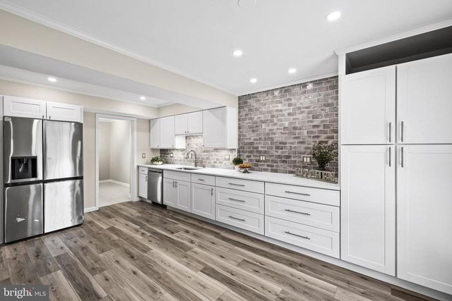 210 LEEDS CT E, Warrenton, VA 20186