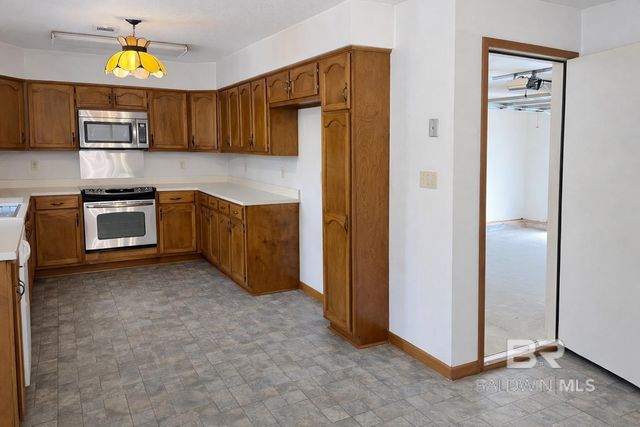 9318 Hearon Lane, Lillian, AL 36549