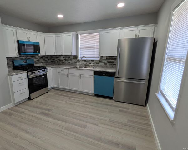 514 E Fairview Avenue, South Bend, IN 46614