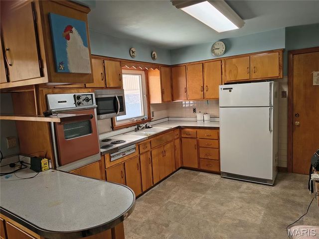 324 Elmwood Drive, St Charles, MO 63301