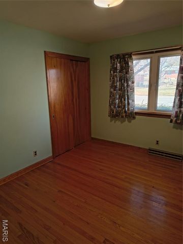 324 Elmwood Drive, St Charles, MO 63301