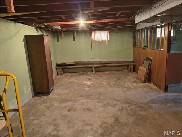 324 Elmwood Drive, St Charles, MO 63301