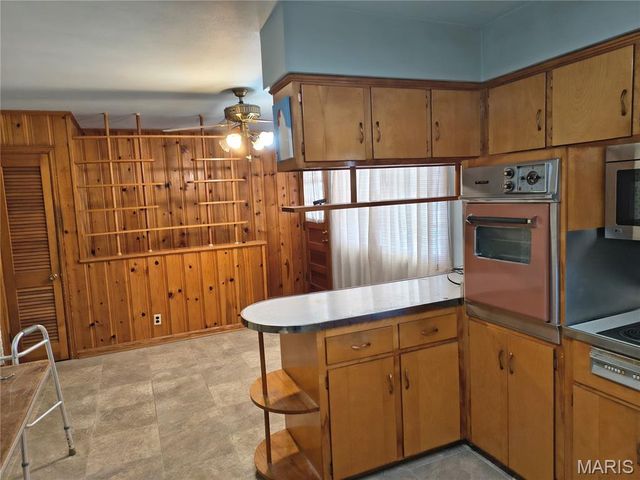 324 Elmwood Drive, St Charles, MO 63301