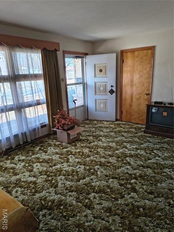 324 Elmwood Drive, St Charles, MO 63301