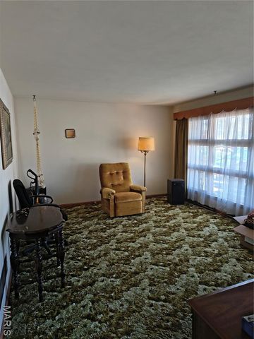 324 Elmwood Drive, St Charles, MO 63301