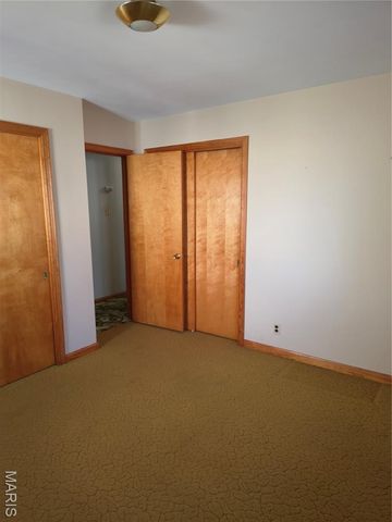 324 Elmwood Drive, St Charles, MO 63301